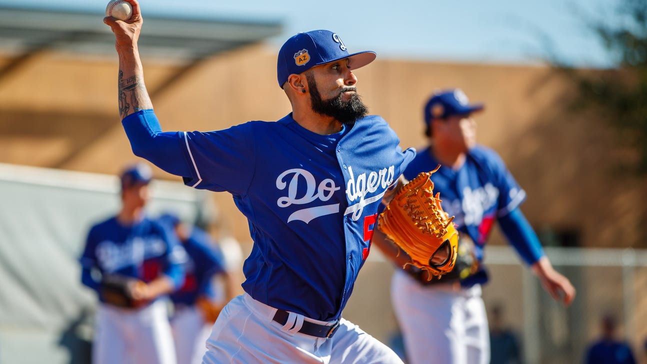Sergio Romo finds himself at home in Dodgers blue