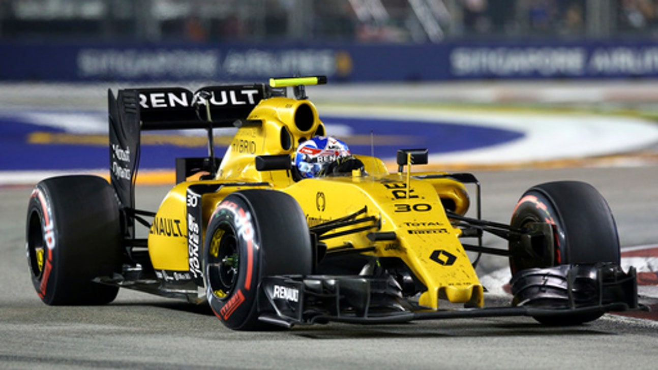 F1 driver Jolyon Palmer keeps his Renault seat next season