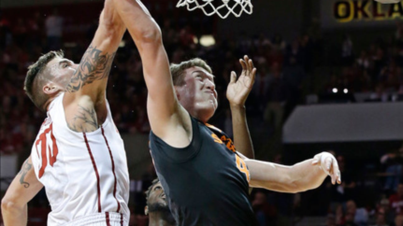Spangler's 26 lead No. 3 Oklahoma past Oklahoma St. 71-49