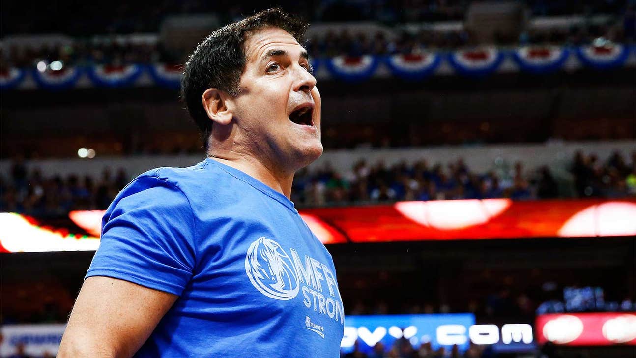 Mark Cuban reports to jury duty