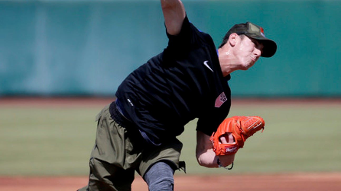 AP source: LA Angels closing in on deal to sign Tim Lincecum