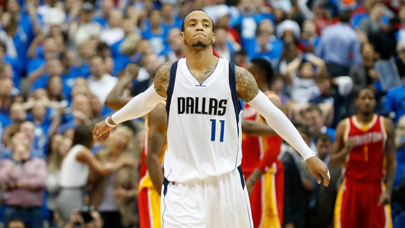 Mavs fall to Rockets in Game 3