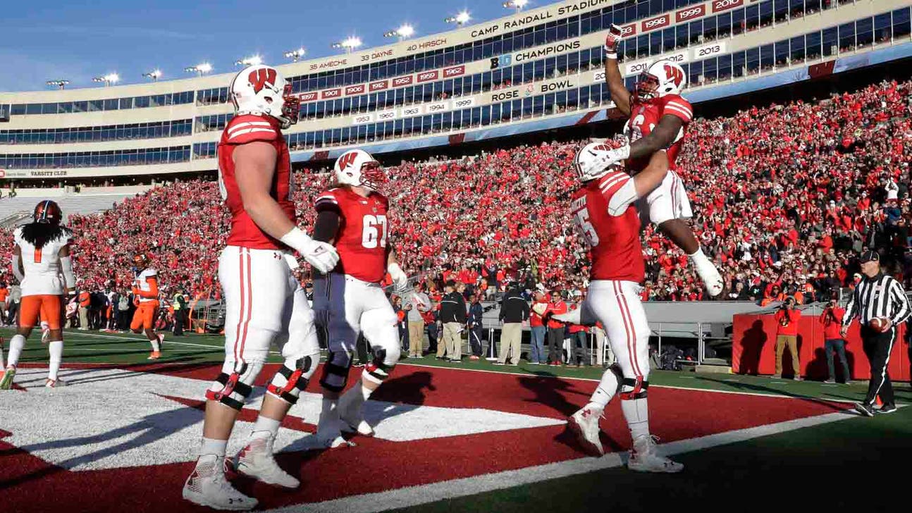 Clement, Badgers steamroll Illinois