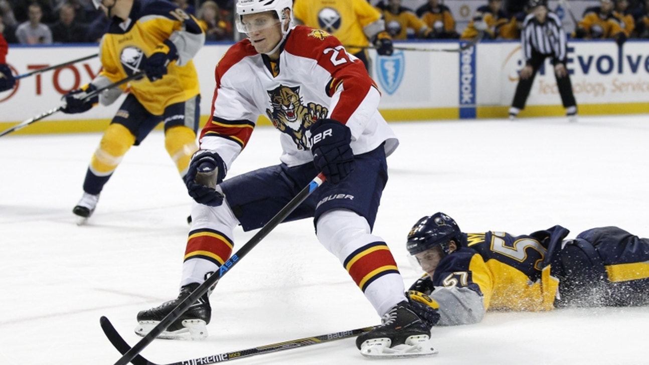Nick Bjugstad Out 4 Weeks With Broken Hand