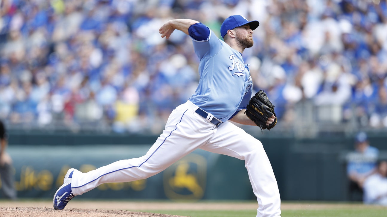 MLB Hot Stove: Wade Davis rumors heating up