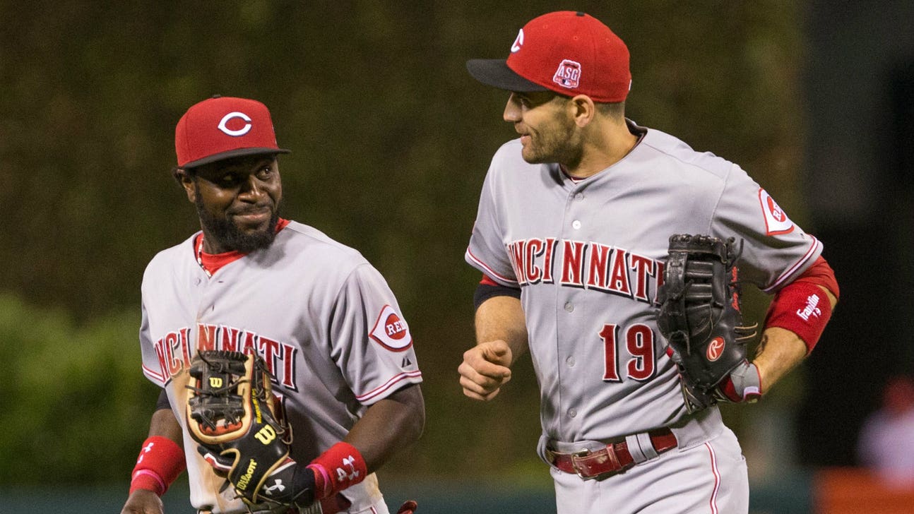 Watch Reds' Votto mock Phillips catching a fly ball