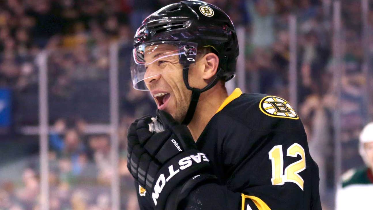 Bruins extend winning streak to 9, beat Wild