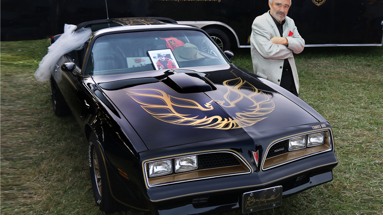 Burt Reynolds' Trans Am sells for $550K at Barrett-Jackson