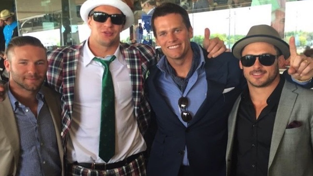 Rob Gronkowski wears awesome suit to Kentucky Derby