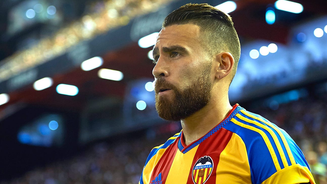 Valencia set to sell Otamendi to Man City but want Mangala in return
