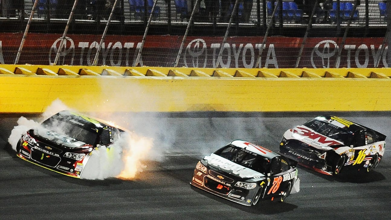 GIF It Up: All-Star spins and crashes at Charlotte Motor Speedway