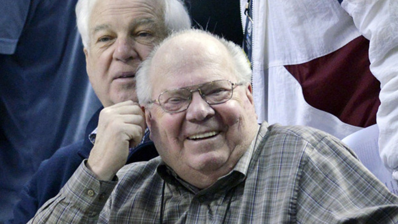 Verne Lundquist will call his first Cowboys game on radio since 1983