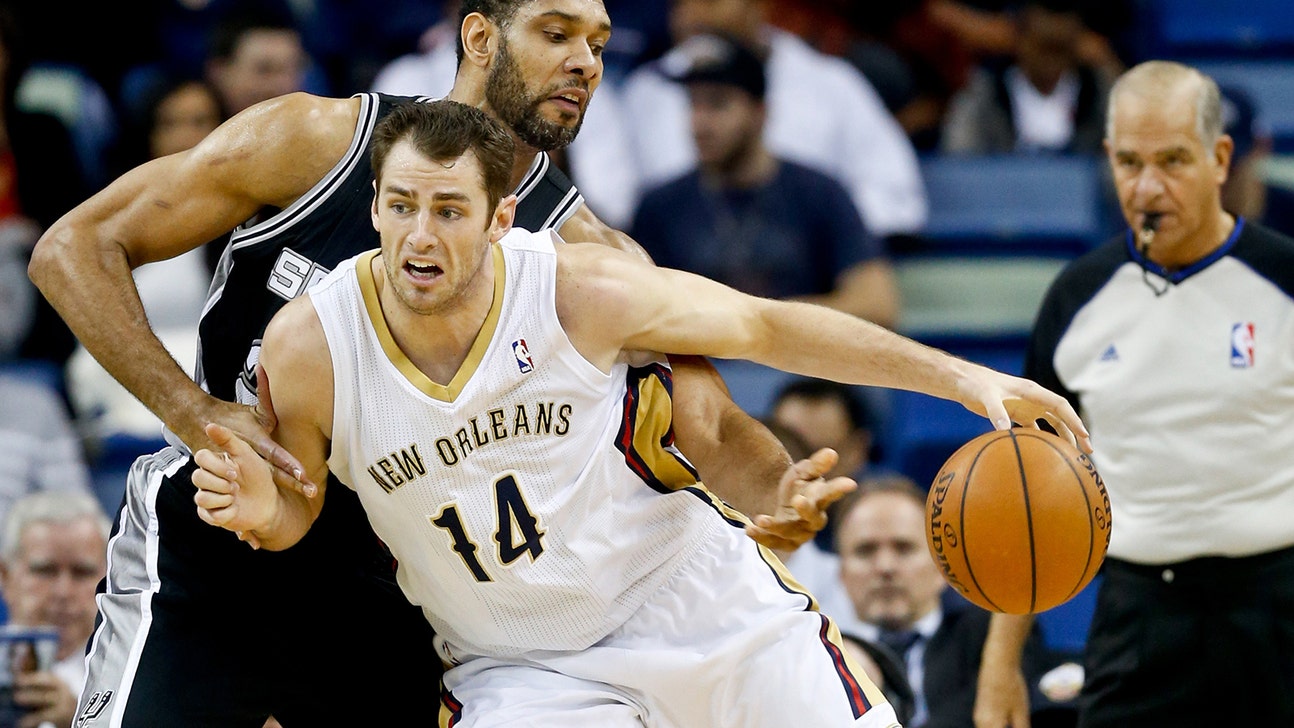 Pelicans Smith Finally Undergoes Surgery