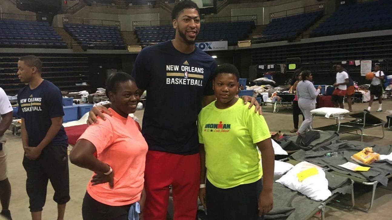 New Orleans Pelicans players pay visit to Baton Rouge flood victims