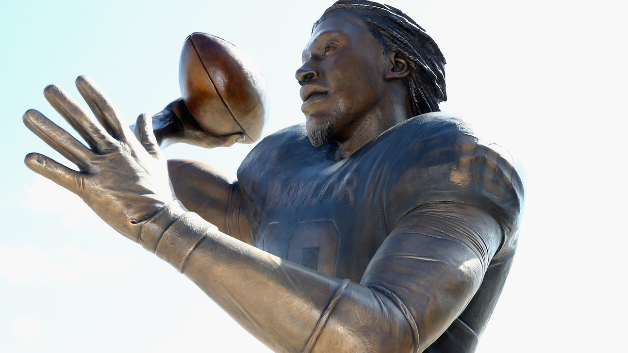 Was Baylor's RG3 statue sacked by TCU fans?
