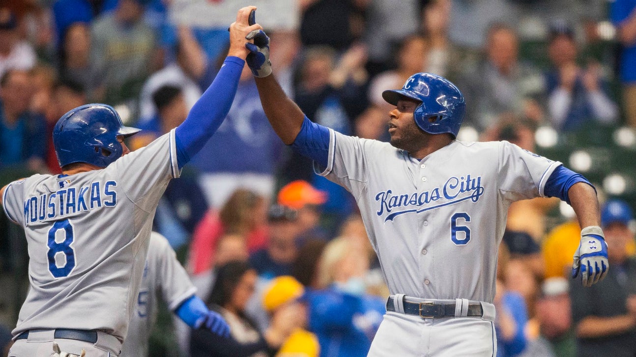 Royals dominate early in 7-2 win over Brewers