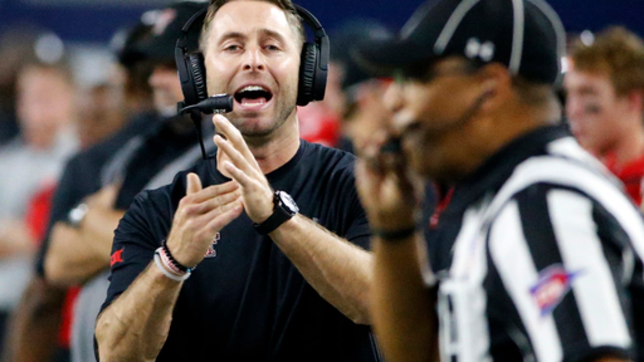 Mahomes 6 TD passes in Texas Tech finale, 54-35 over Baylor