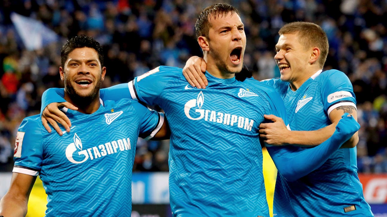 Zenit players have fun in paintball tournament