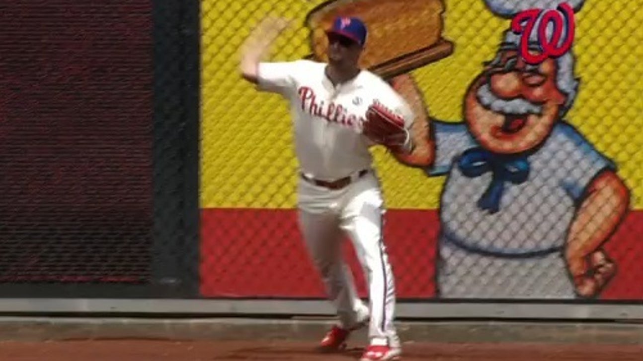 Jeff Francoeur makes one of the worst throws in history