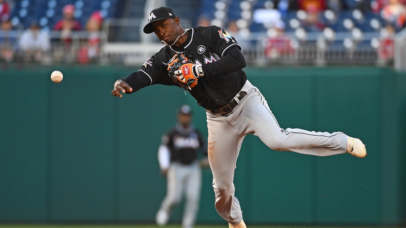 Marlins place SS Adeiny Hechavarria on 10-day DL with strained oblique