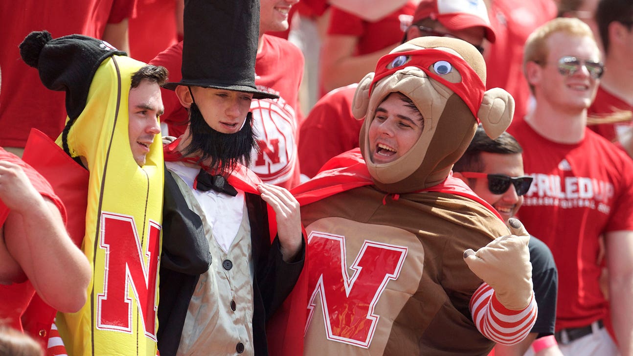 Potential All-American punter Foltz back for Huskers