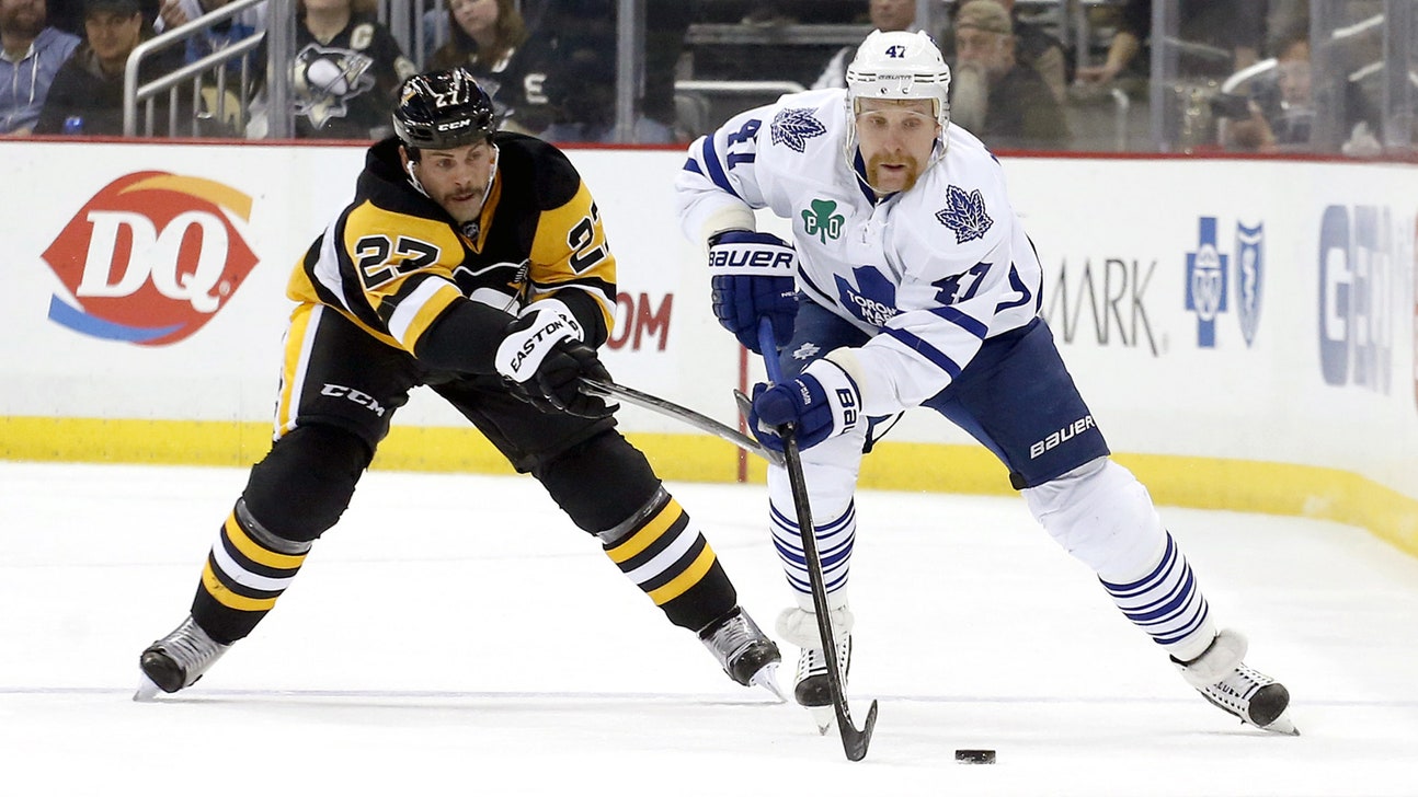 Leafs' Komarov makes Estonian hockey debut in charity game