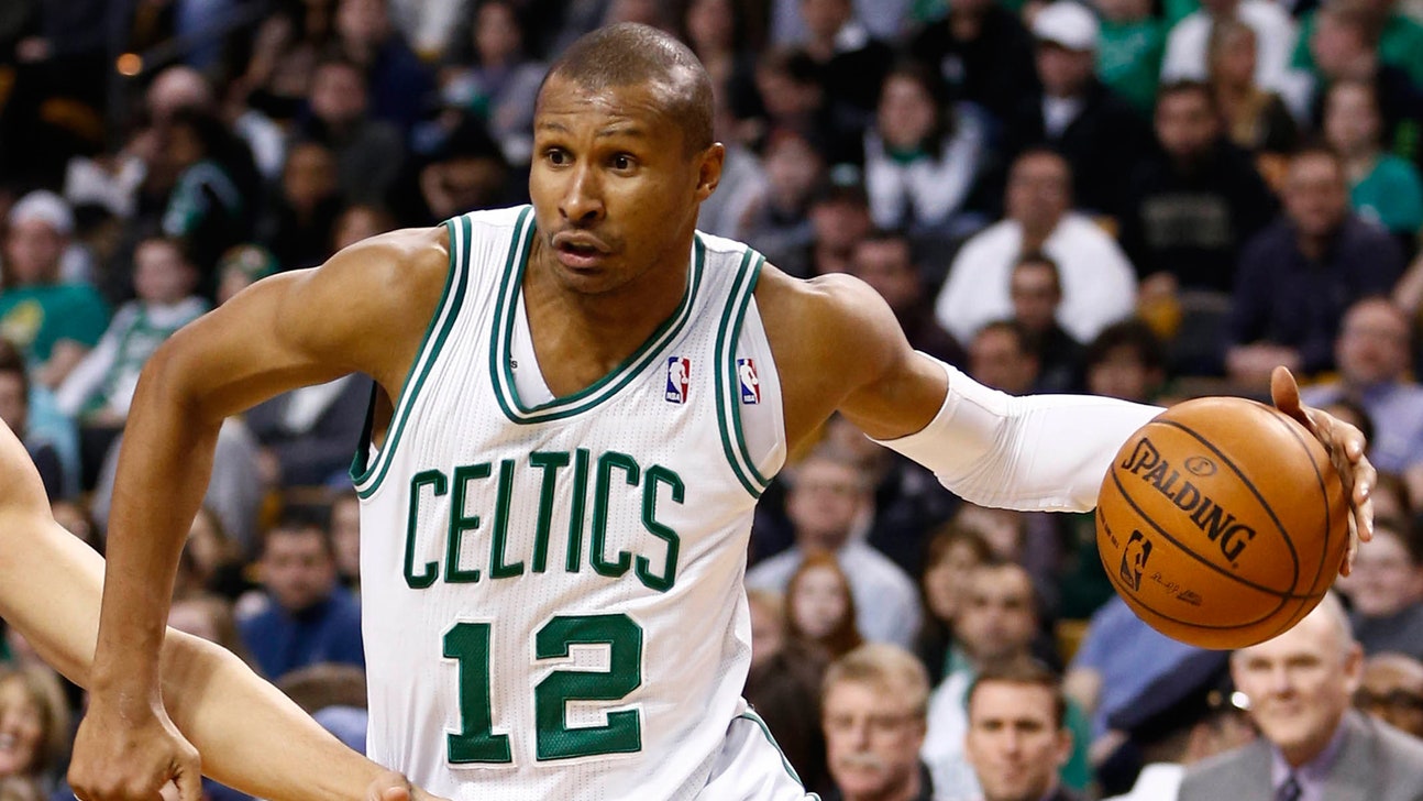 Suns sign Barbosa to 10-day contract