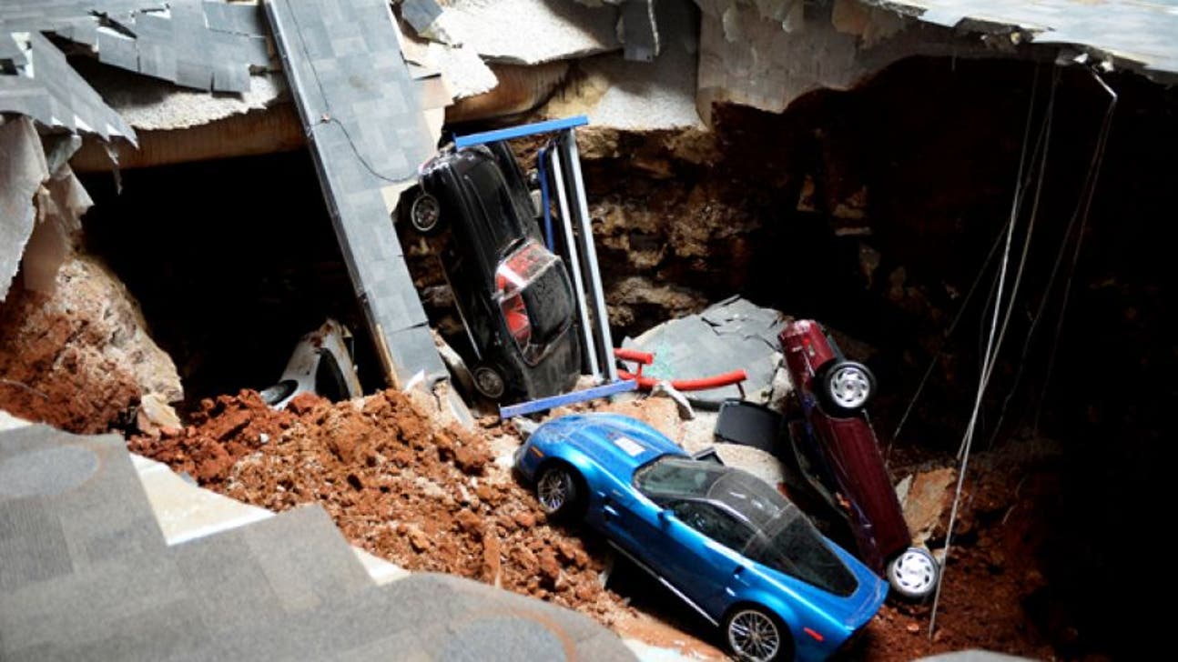 Corvettes damaged in museum sinkhole attract huge numbers