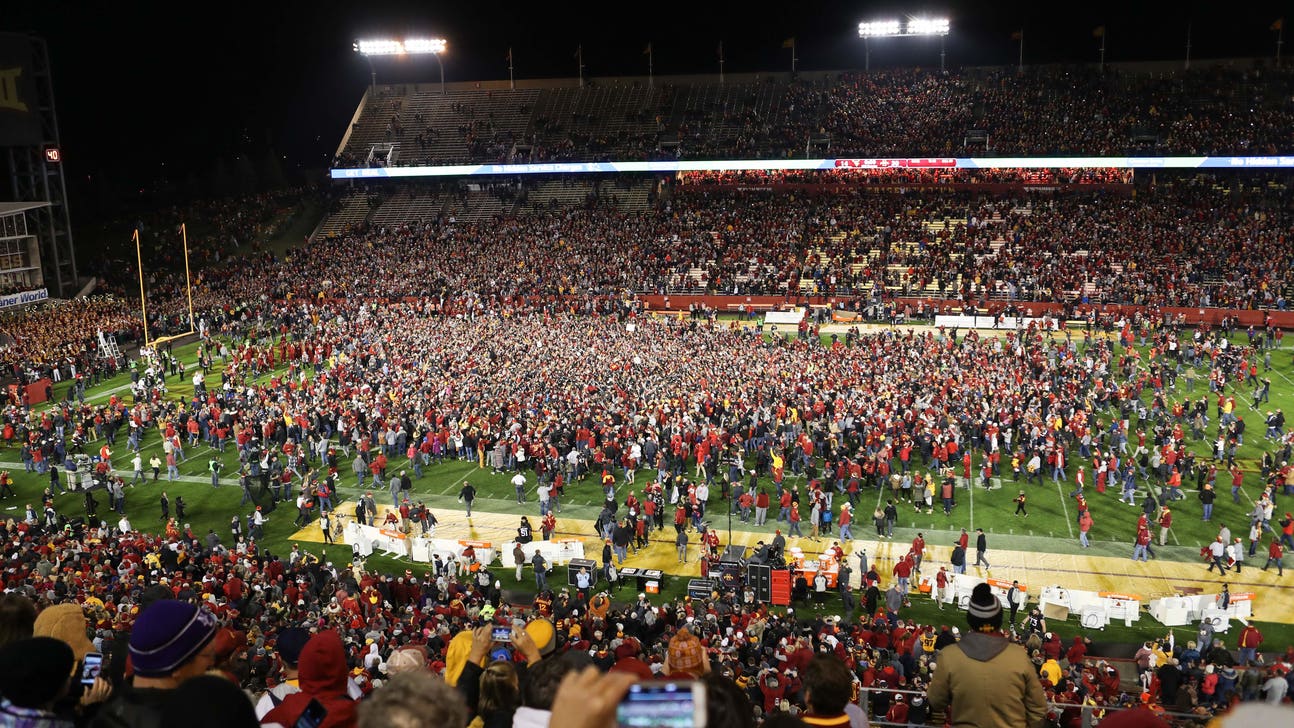 Iowa State throttles No. 6 West Virginia 30-14