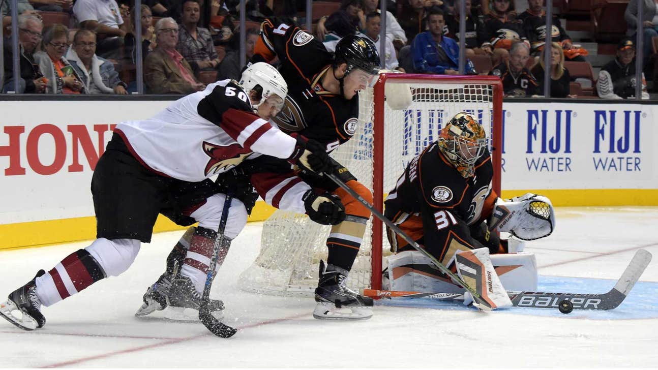 Duclair's hat trick leads Coyotes over Ducks 4-0