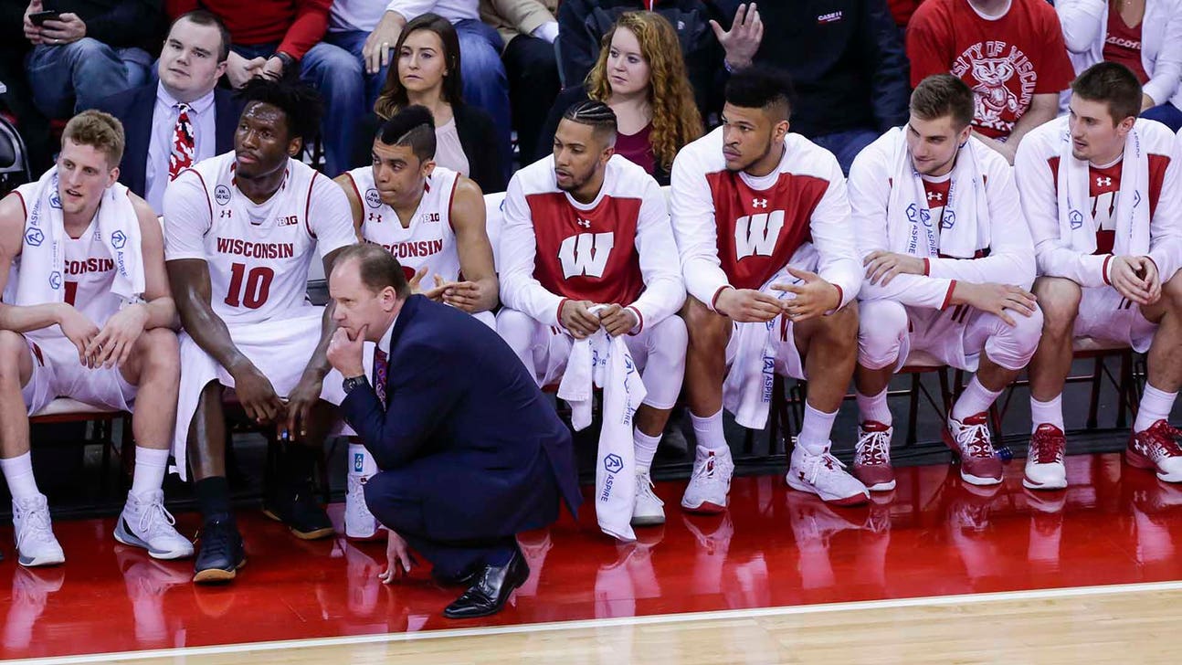 Badgers lose in final seconds to Hawkeyes