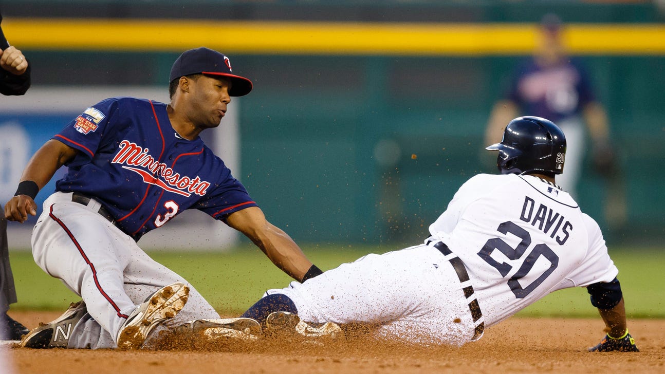 Twins hold off Tigers in air-tight affair