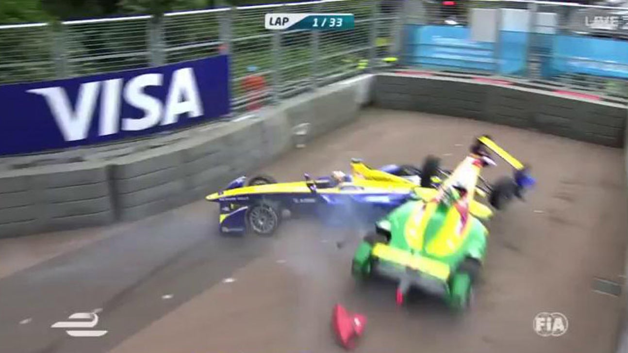 Formula E championship rivals crash in first turn in finale