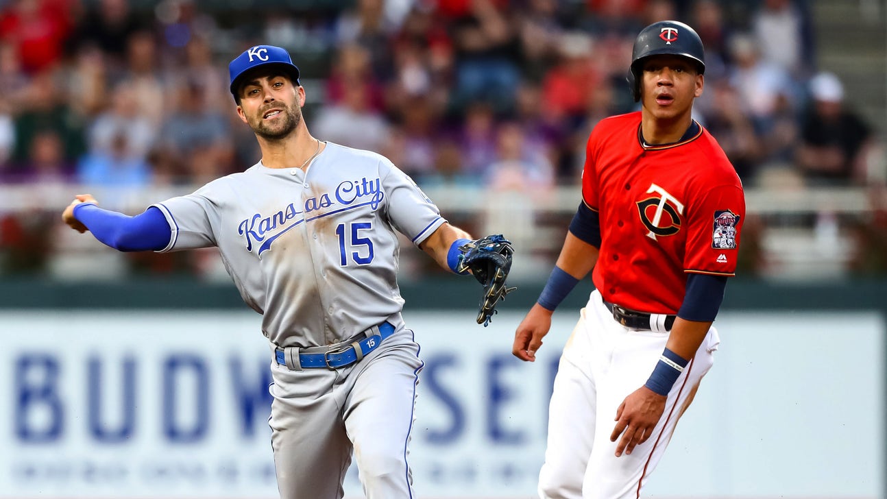 Twins' late home run sinks Royals, 2-0, in pitchers' duel