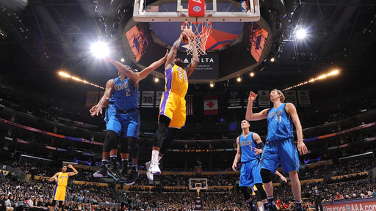 Nowitzki's late jumper propels Mavericks past Lakers, 92-90