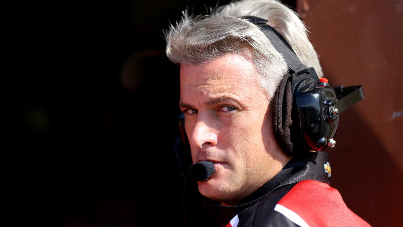 Matt Borland will serve as Paul Menard's crew chief in 2017