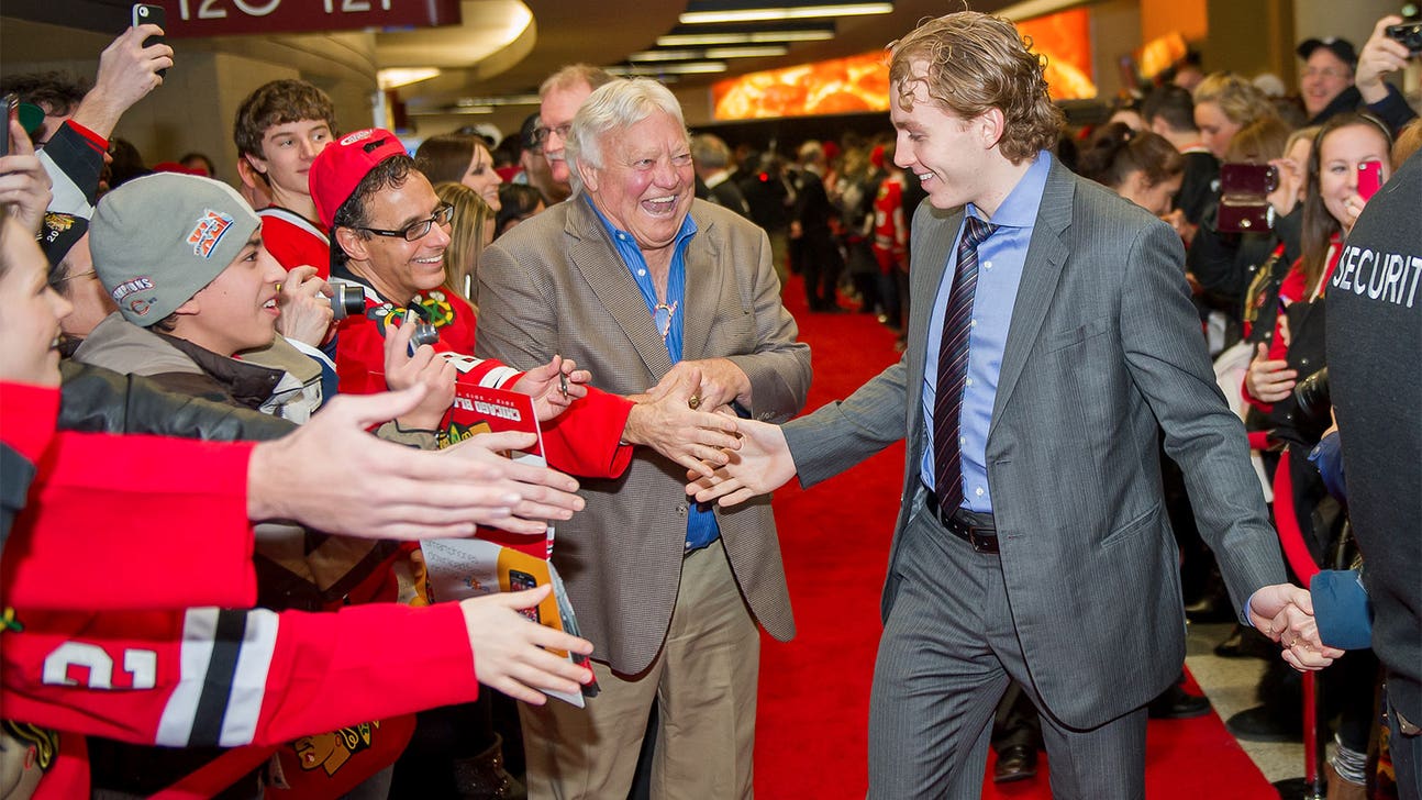 Hull jokingly on Kane's pursuit of Gretzky: 'He can get 30 more, I'm sure' (VIDEO)