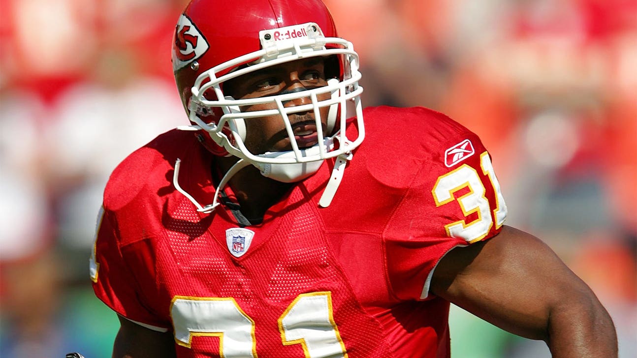 Nearly two decades after leaving Texas, Priest Holmes gets his diploma