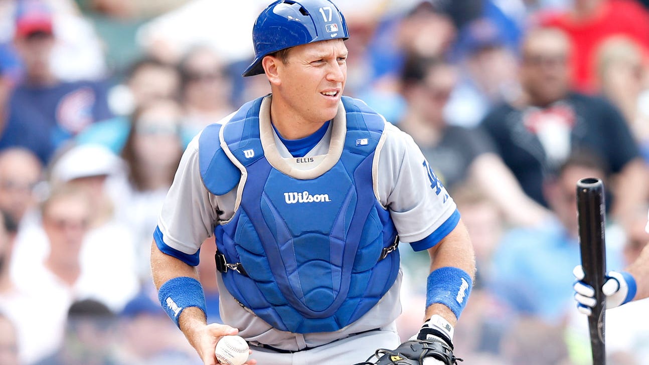 Dodgers re-sign catcher Ellis to one-year, $4.5 million deal