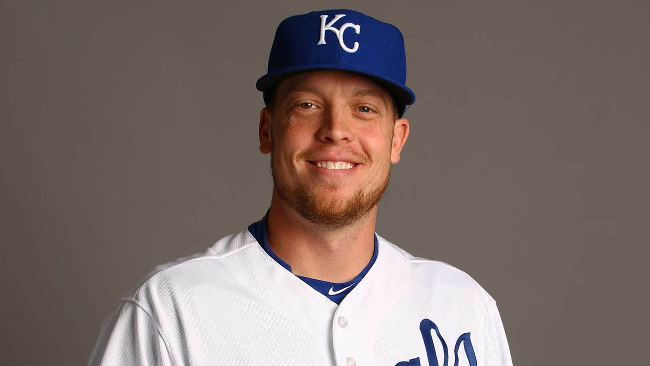 Padres sign Buddy Baumann to one-year contract