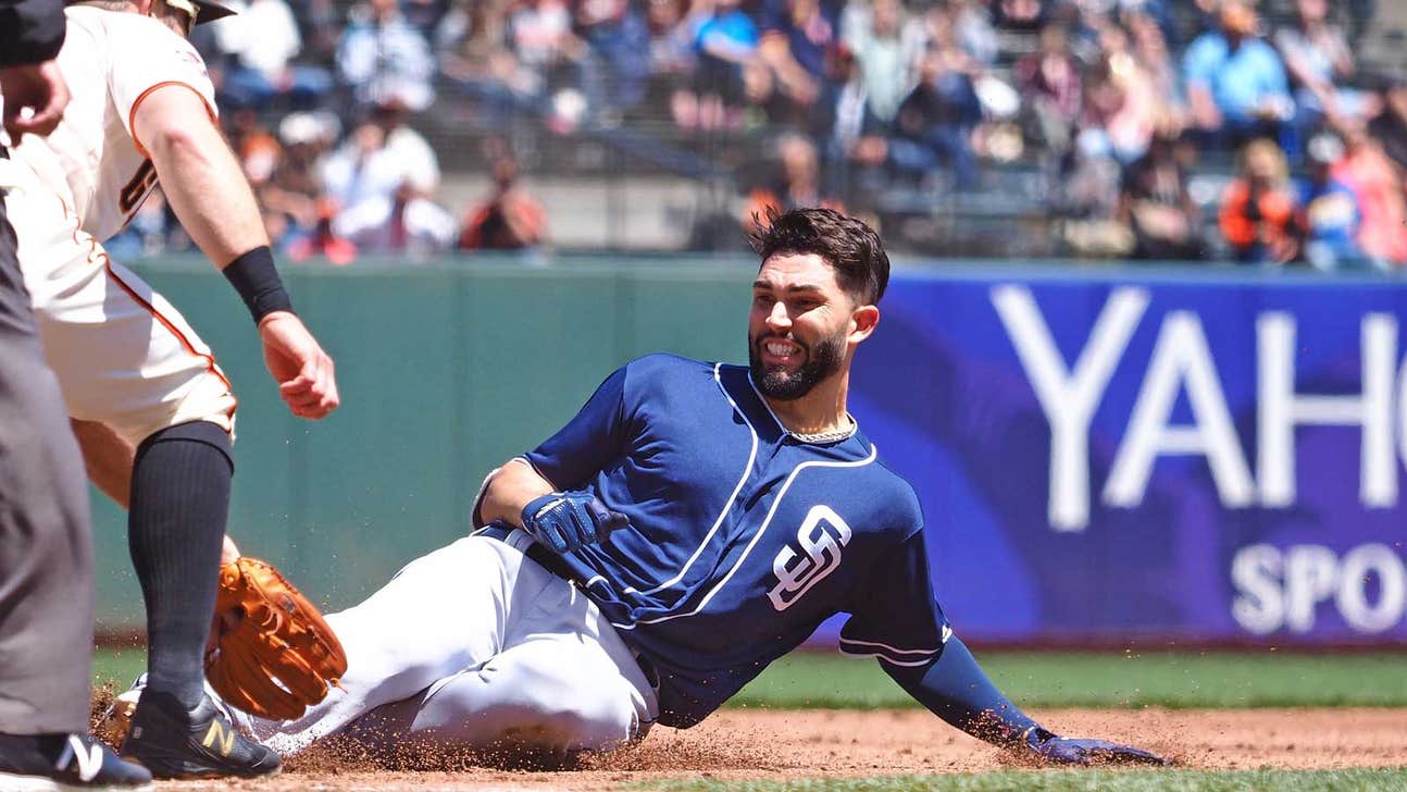 Hundley gets 4 hits, Giants beat Padres 9-4; Smith returns