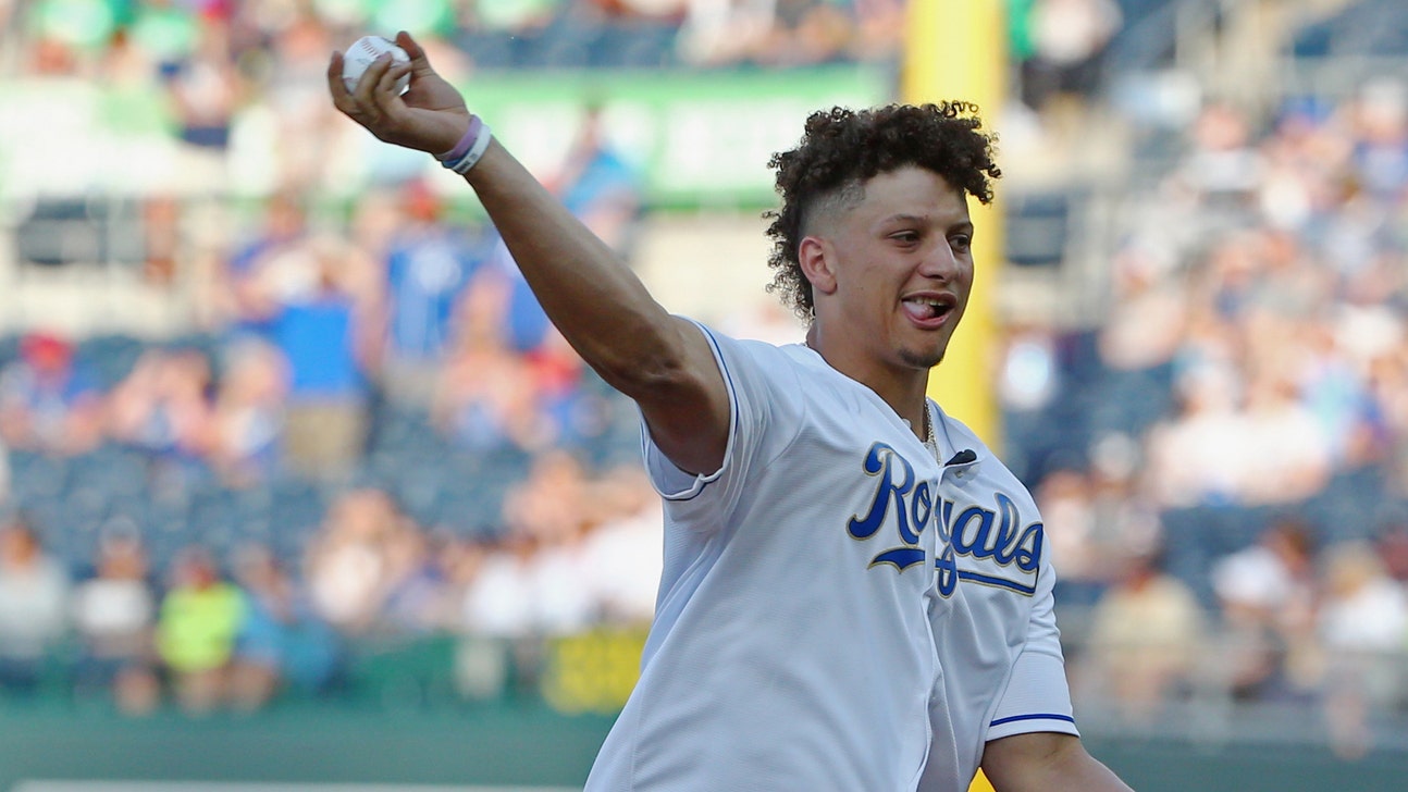 Chiefs' Mahomes has become man about town in KC