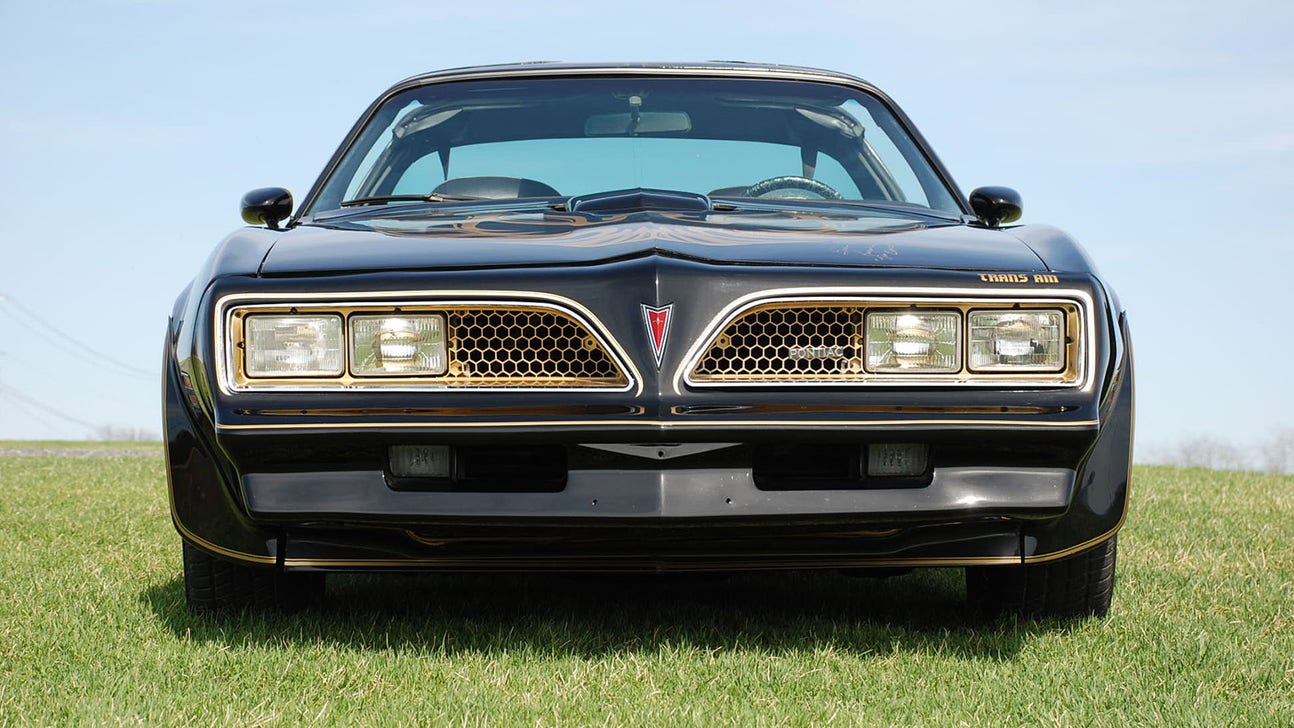 Burt Reynolds' Trans Am sells for $172K
