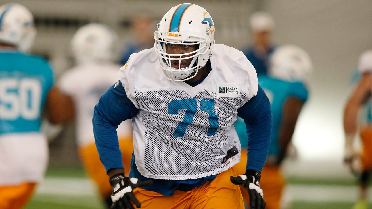 Dolphins tackle Branden Albert makes limited return to practice