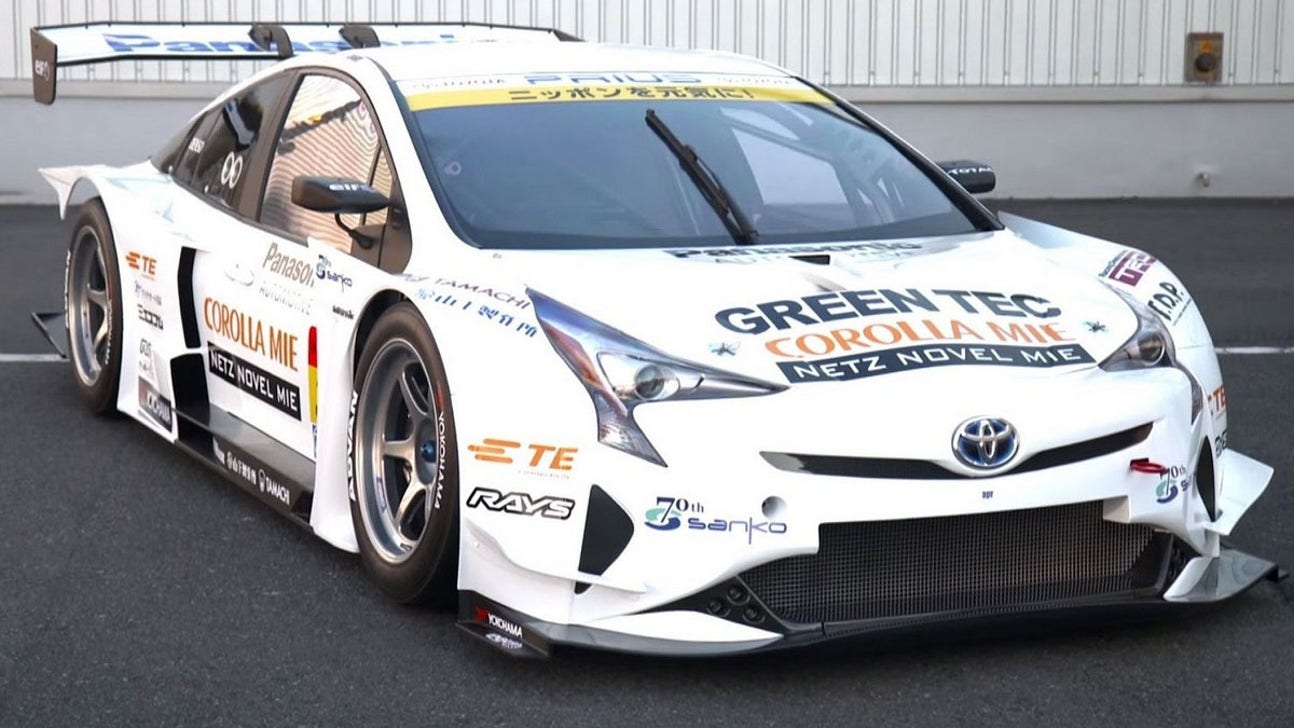 Japanese team builds Prius-based GT race car