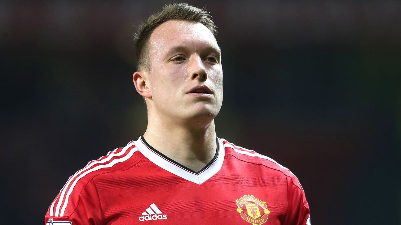Phil Jones: Manchester United can still win Premier League