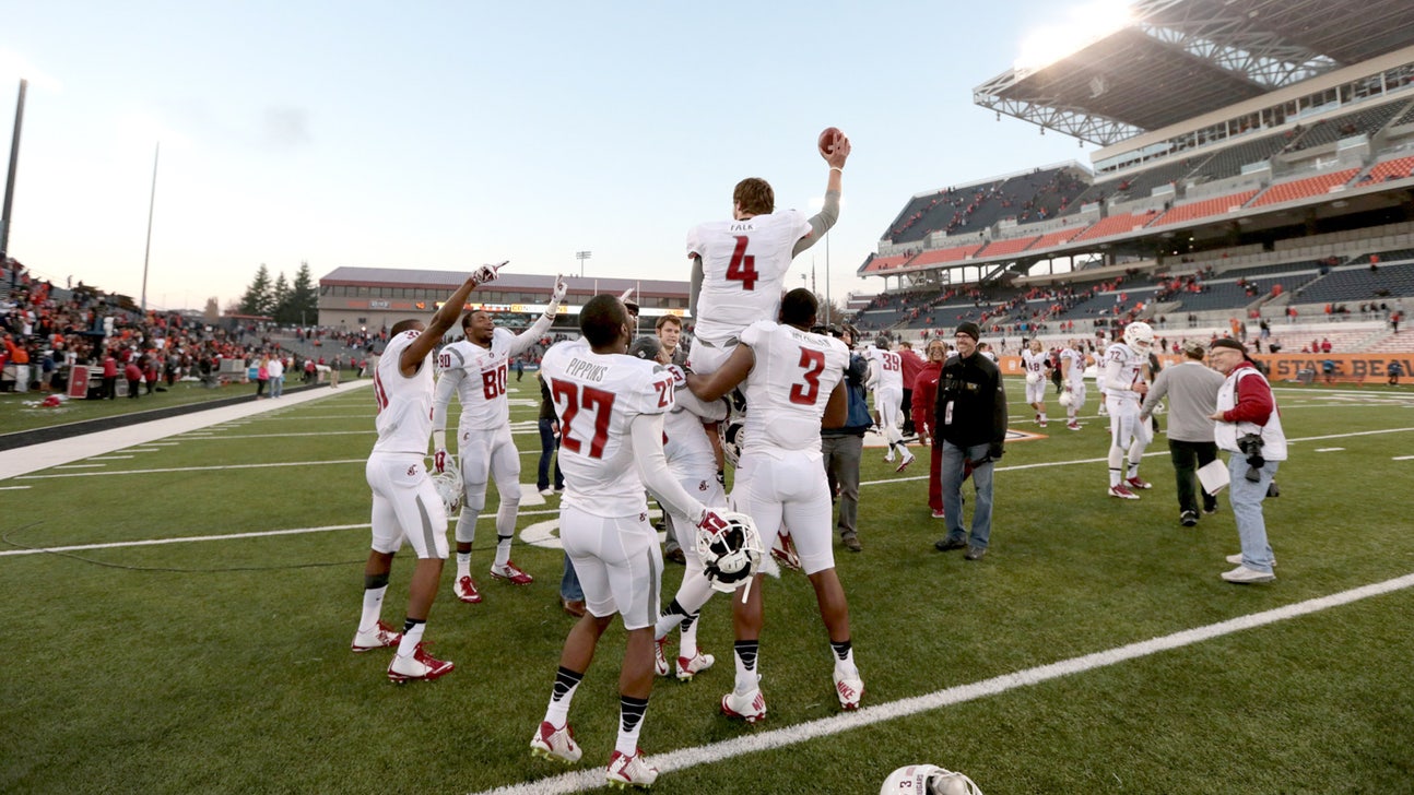 Luke Falk takes lead in race for Cougars QB job