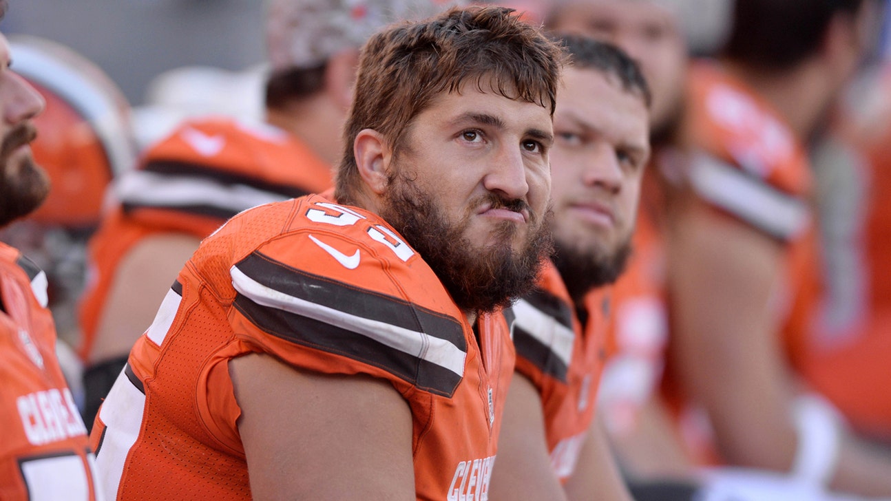 Pro Bowler Alex Mack reportedly took less to bolt Browns for Falcons