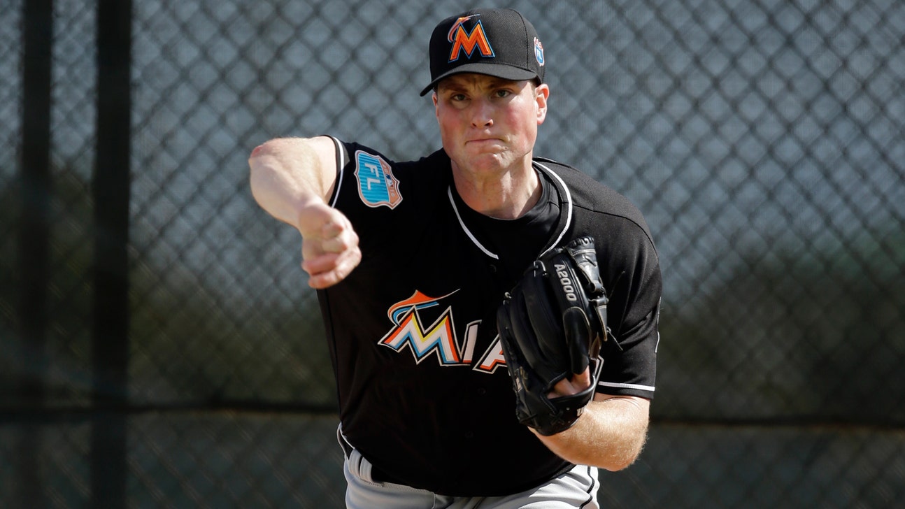Marlins' Carter Capps undergoes MRI on sore right elbow