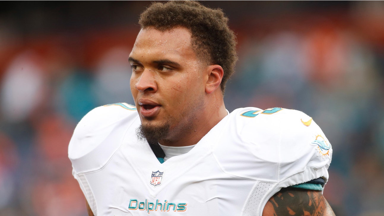 Miami Dolphins center Mike Pouncey day to day with foot injury